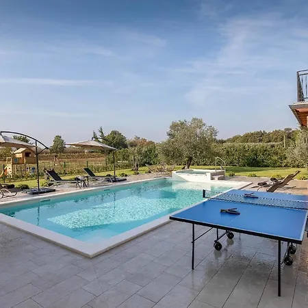 Holiday home Mit Privatpool Fuer 7 Personen Ca 200 Qm In Loborika, Istrien Suedkueste Von Istrien *